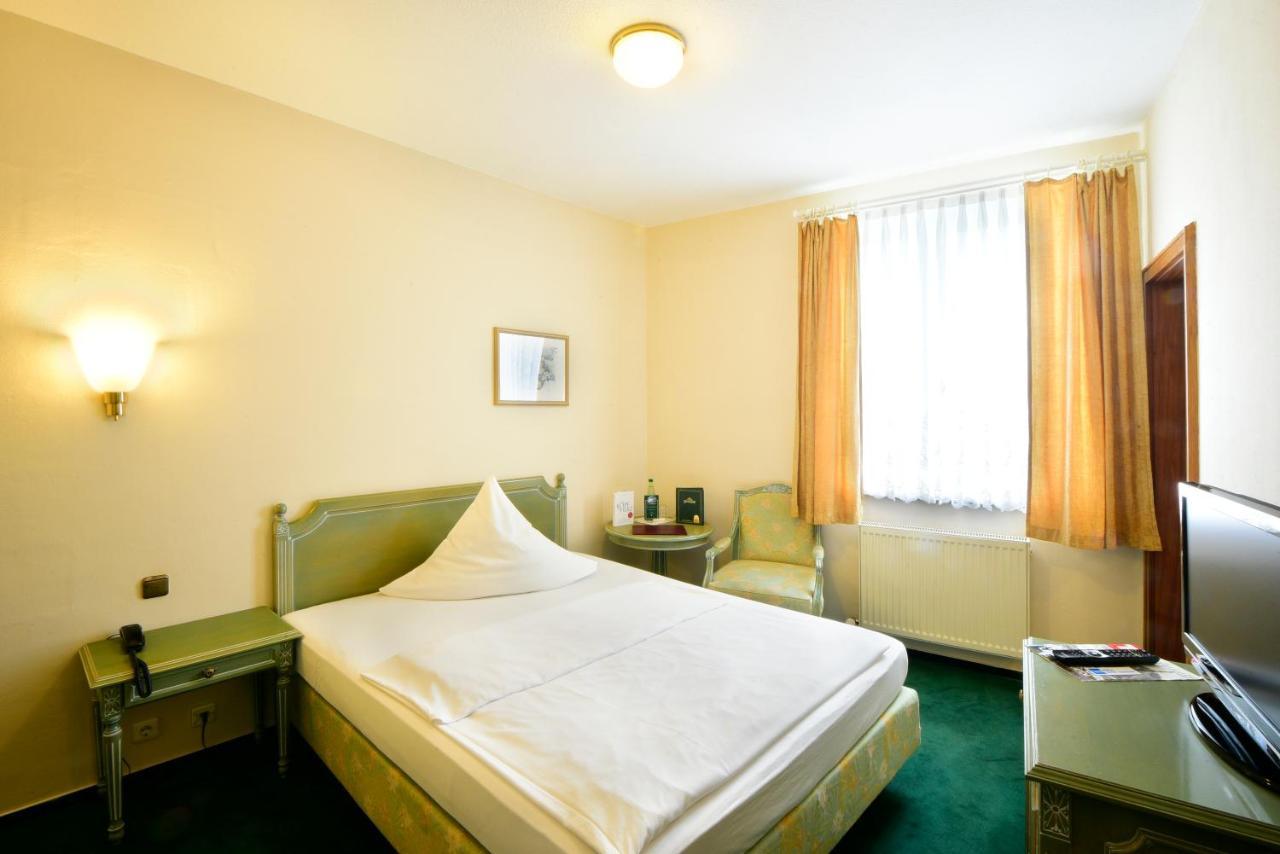 Hotel Alexandra Plauen Esterno foto