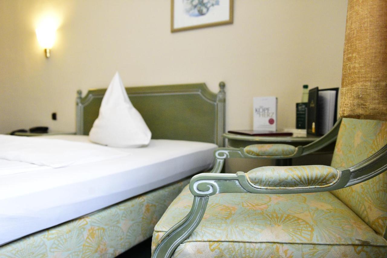 Hotel Alexandra Plauen Esterno foto