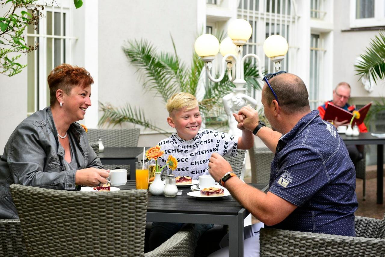 Hotel Alexandra Plauen Esterno foto