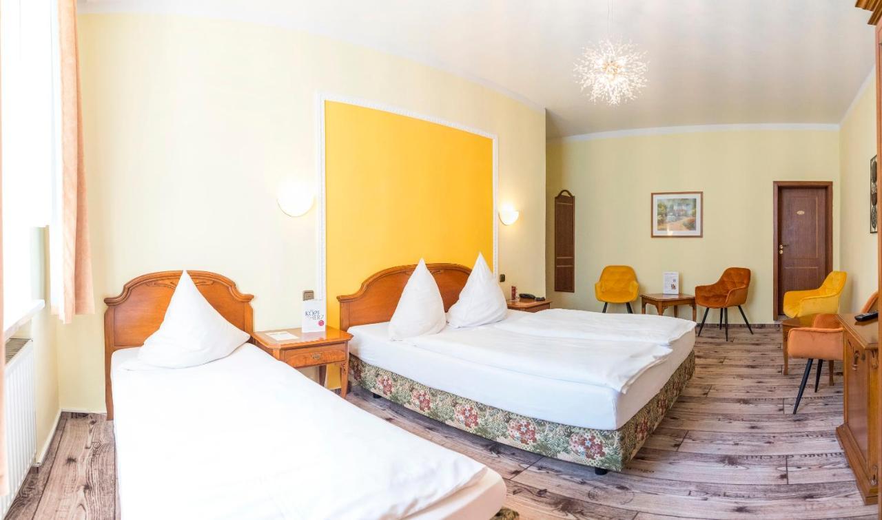 Hotel Alexandra Plauen Esterno foto